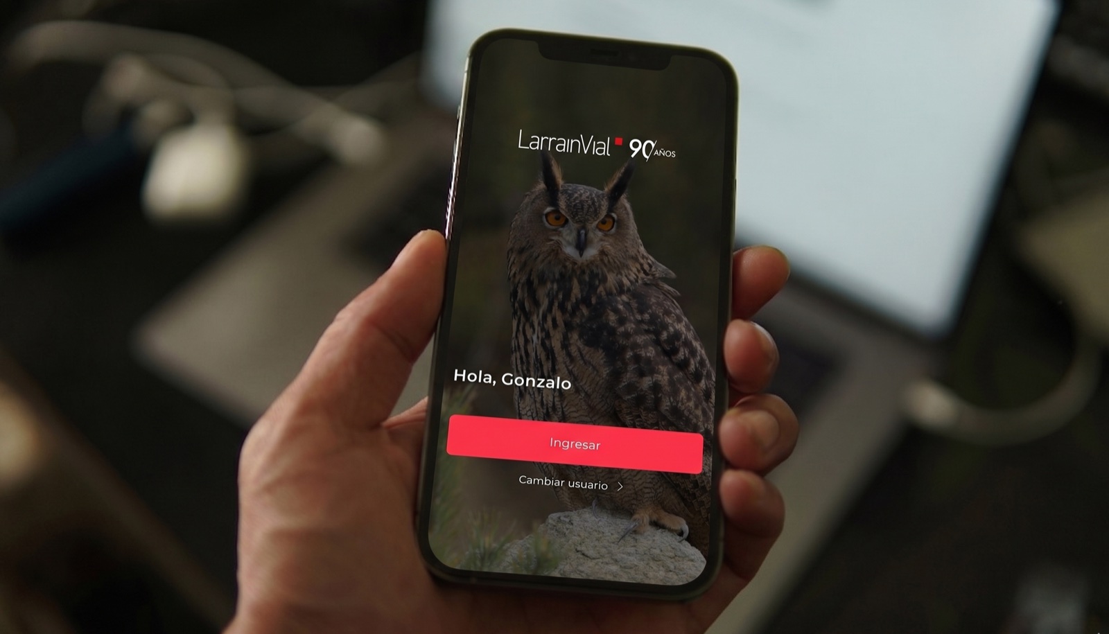 Vista general del ecosistema digital de LarrainVial: sitio privado y app móvil